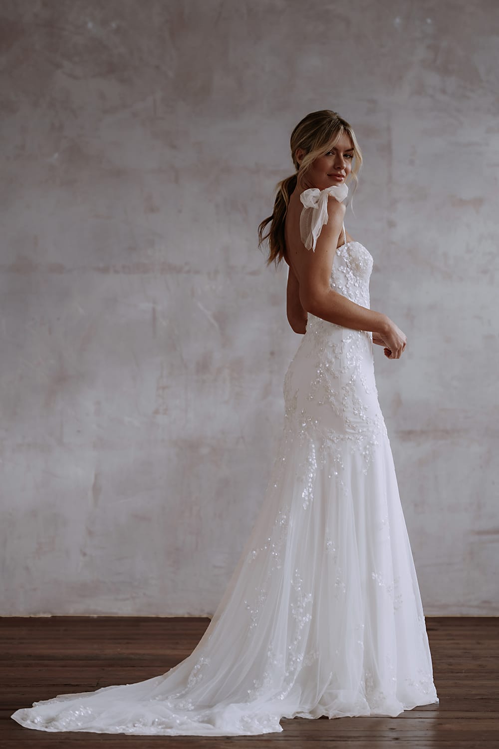 Bridal Dresses : Guide To Every Silhouette + FAQs  Boho style wedding  dress, Chic bridal dress, Gorgeous wedding dress