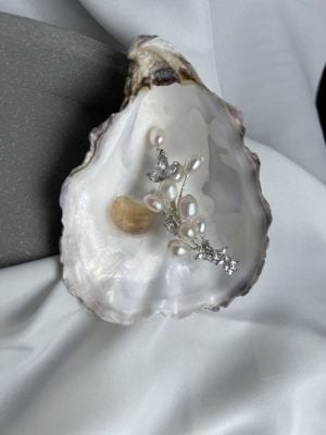 Finding the Perfect Bridal Look for Your Body Shape Love Spell Design Ear cuff Bridal earrings Ear climber Bridal ear cuff Cuff wrap earrings Wedding ear cuff Boho wedding earrings Boho bridal earrings Love Spell Design